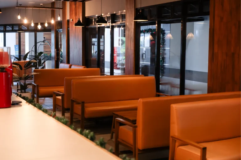 Zuri Lounge