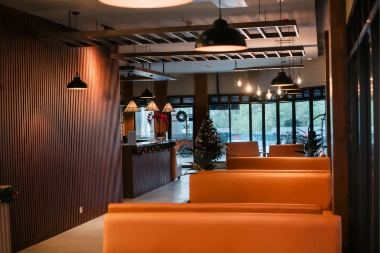 Zuri Lounge