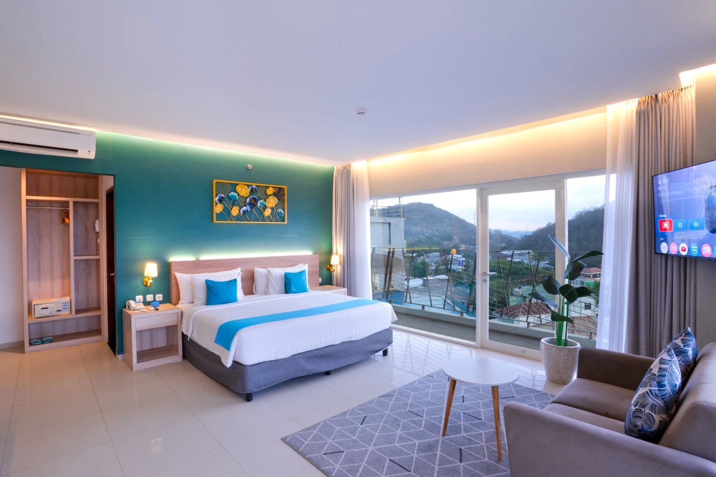 Grand Premiere King Sea View
