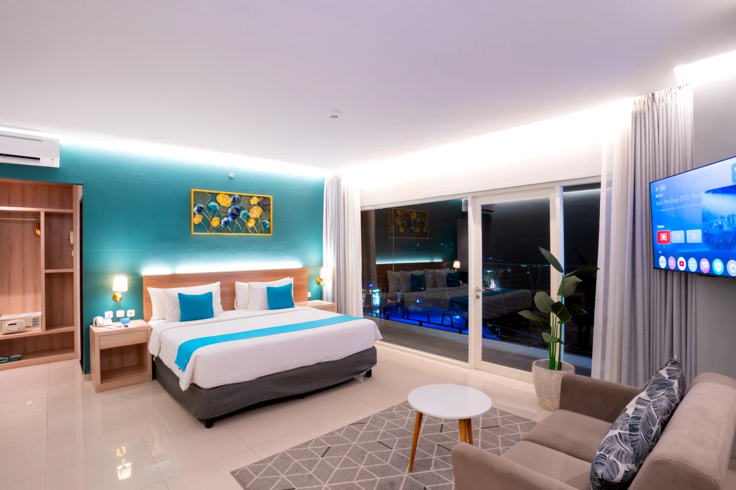 Grand Premiere King Sea View